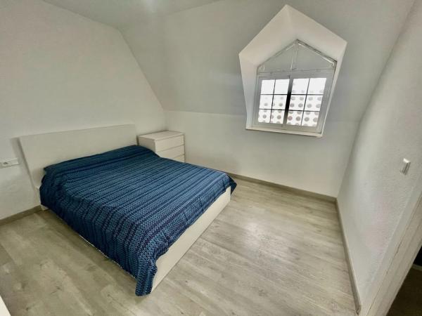Terraced house for sale at Calle Arpón, 7 , Alicante thumbnail 1