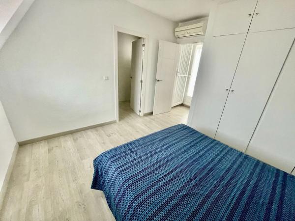 Terraced house for sale at Calle Arpón, 7 , Alicante thumbnail 2