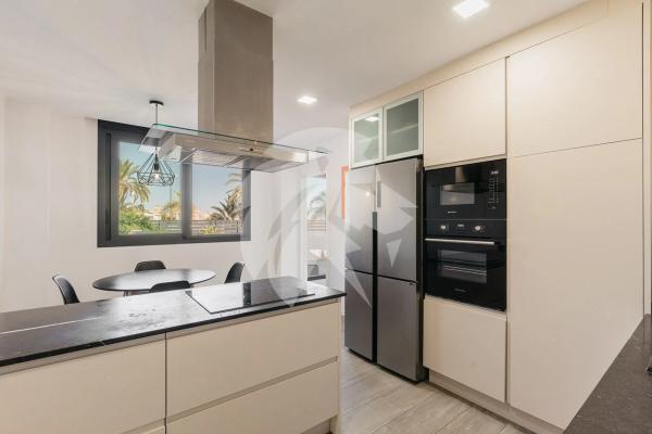 Chalet independiente en venta en Barrio La Albufereta, Alicante / Alacant
photo 1