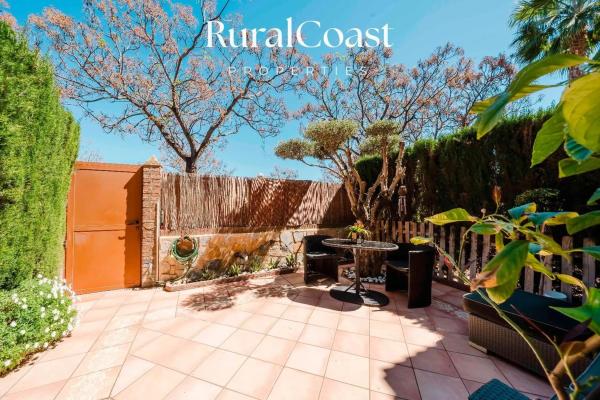 Terraced house for sale at Calle del Olimpo , Alicante photo 1