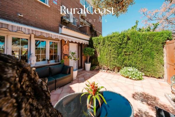 Terraced house for sale at Calle del Olimpo , Alicante thumbnail 1