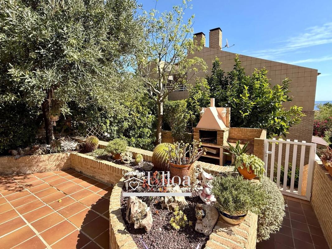 Sale of independent chalet in Camino del Faro, Alicante
photo 2