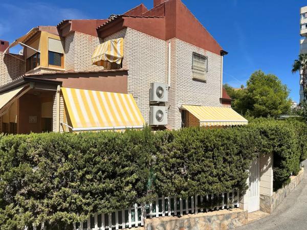 Terraced house for sale at Calle del Curricán, 13 , Alicante thumbnail 1