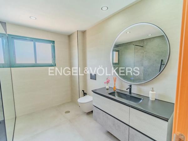 Chalet pareado en calle Enric Valor, 12 photo 4