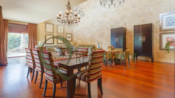 Chalet independiente en venta en Calle del Marrajo, Alicante / Alacant
photo 1