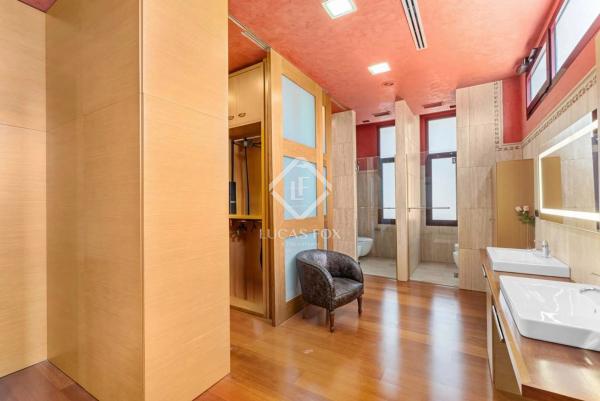 Chalet independiente en venta en Calle del Marrajo, Alicante / Alacant
thumbnail 2