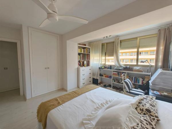 Piso en venta en AV COSTA BLANCA, Alicante / Alacant
thumbnail 1