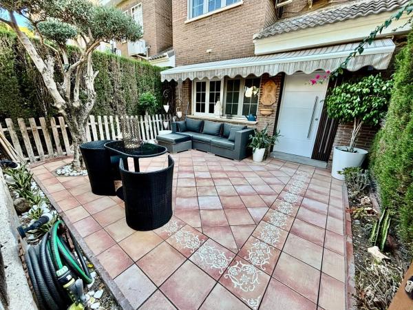 Terraced house for sale at Calle del Olimpo , Alicante photo 1