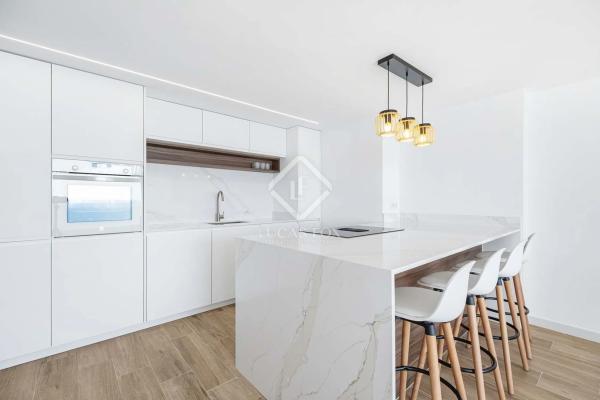 Piso en venta en Avenida de Villajoyosa, Alicante / Alacant
photo 1