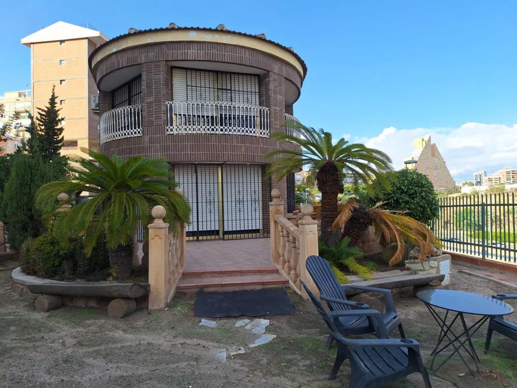 Sale of independent chalet in Barrio Plà del Bon Repòs-La Goteta, Alicante
 photo 3