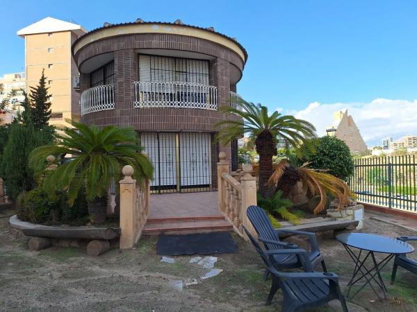 Independent chalet for sale in Barrio Plà del Bon Repòs-La Goteta, Alicante
thumbnail 2