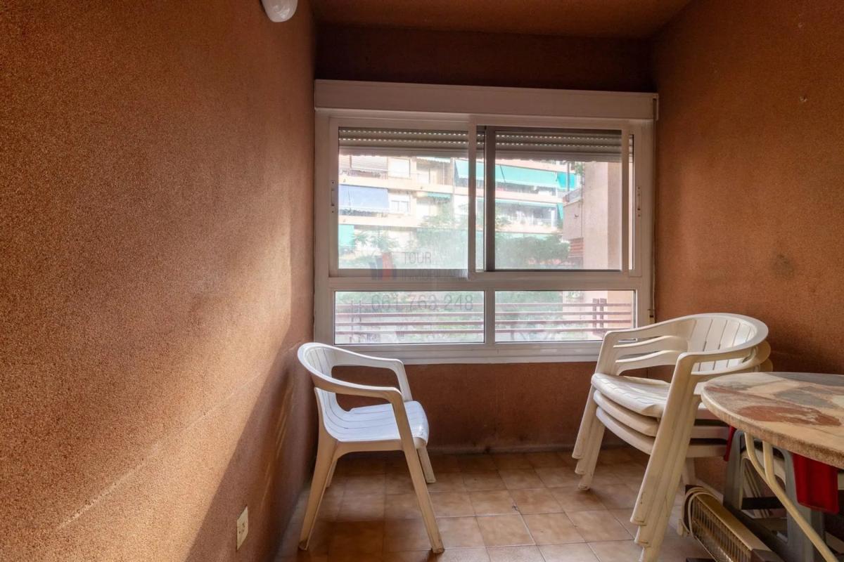 Venta de piso en Calle de Haroldo Parres, Alicante / Alacant
photo 2