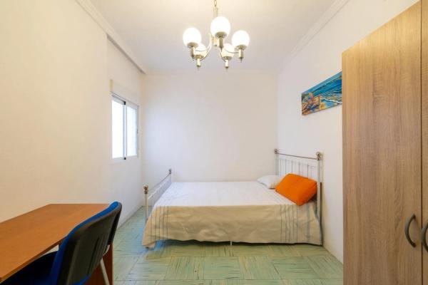 Apartment for sale in  Barrio Santo Domingo, Alicante photo 2
