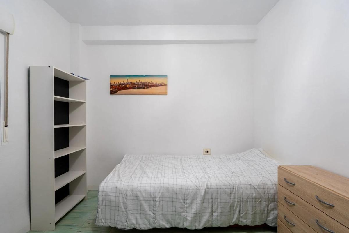 Sale of apartment in Barrio Santo Domingo, Alicante
photo 4