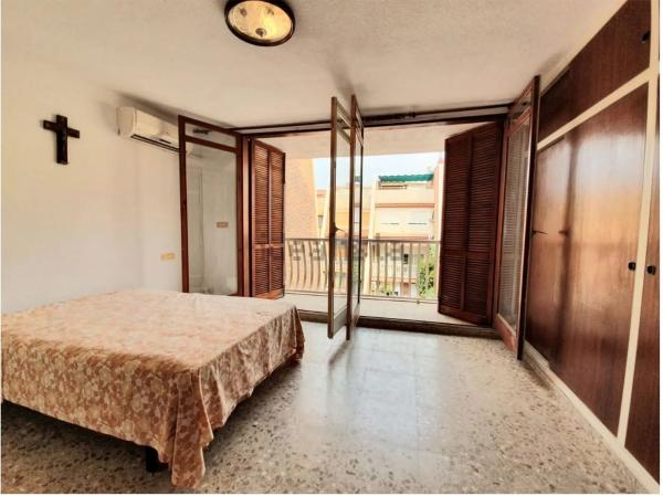 Terraced house for sale at Calle Padre Recaredo de Los Rios, 40 , Alicante thumbnail 1