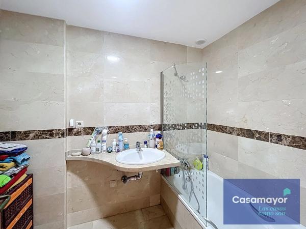 Квартира на продажу на  Calle Matrona Maria de Gracia Cases Penades, Аликанте / Алакант photo 1