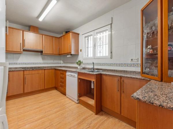 Independent chalet for sale in Calle Cala Calabarda, 9 -1, Alicante
 photo 1