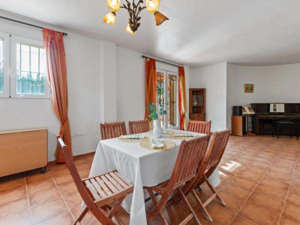 Independent chalet for sale in Calle Cala Calabarda, 9 -1, Alicante
 photo 2
