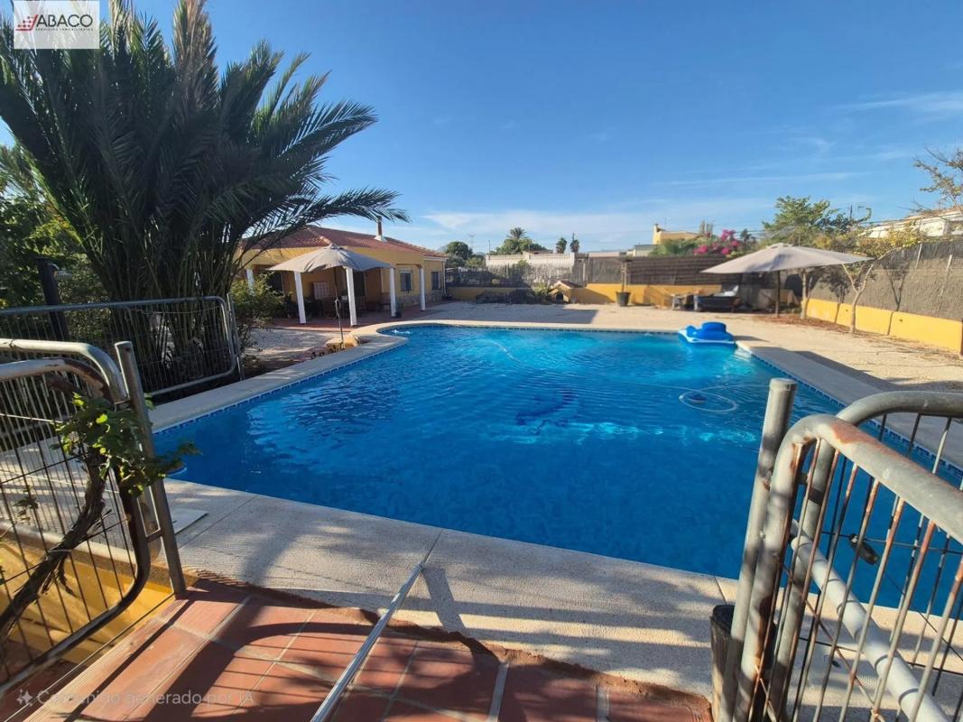 Venta de chalet independiente en Camino Viejo de Santa Faz, Alicante / Alacant
photo 1