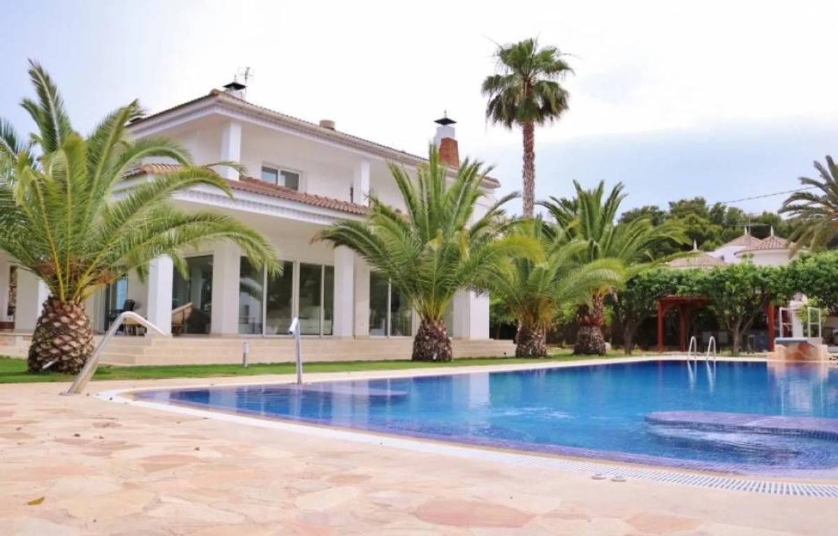 Sale of independent chalet in Barrio Villahermosa - Santa Faz, Alicante
 photo 2