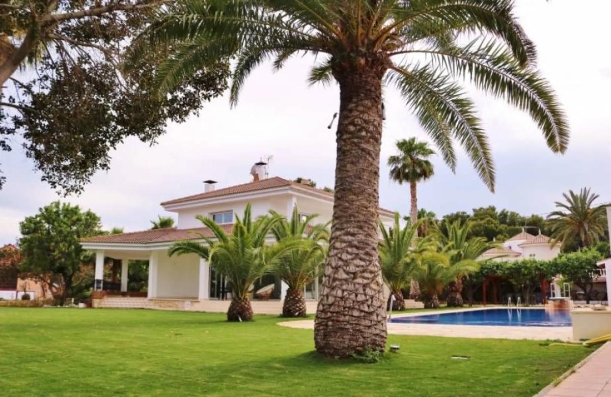 Sale of independent chalet in Barrio Villahermosa - Santa Faz, Alicante
 photo 4