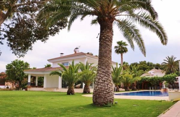 Chalet independiente en venta en Barrio Villahermosa - Santa Faz, Alicante / Alacant
 photo 4