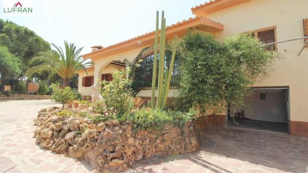 Independent chalet for sale in Barrio Villahermosa - Santa Faz, Alicante
 photo 3