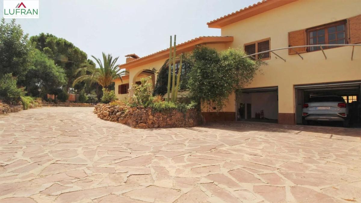 Sale of independent chalet in Barrio Villahermosa - Santa Faz, Alicante
 photo 5