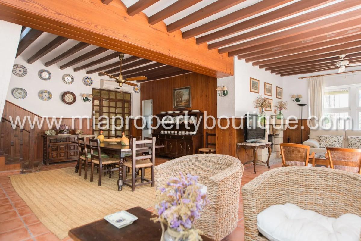 Sale of rural property in Barrio Villafranqueza , Alicante photo 3
