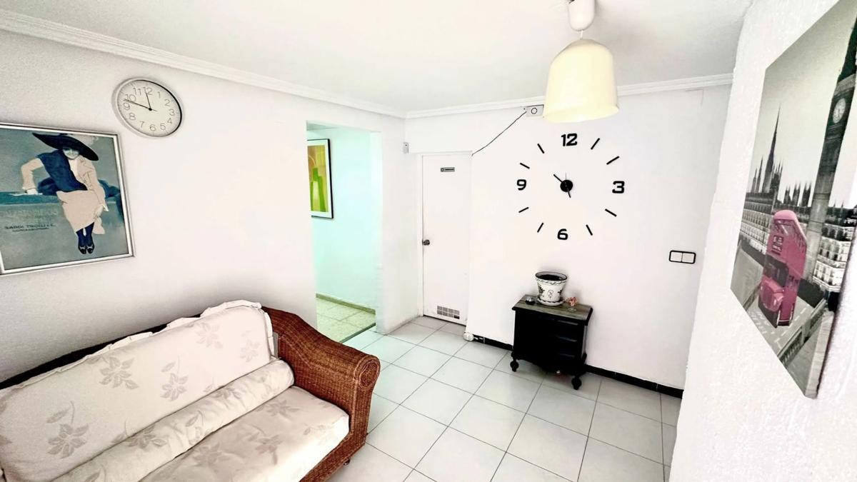 Sale of apartment in Calle Abad Fernández Helguera, 20, Alicante
 photo 2