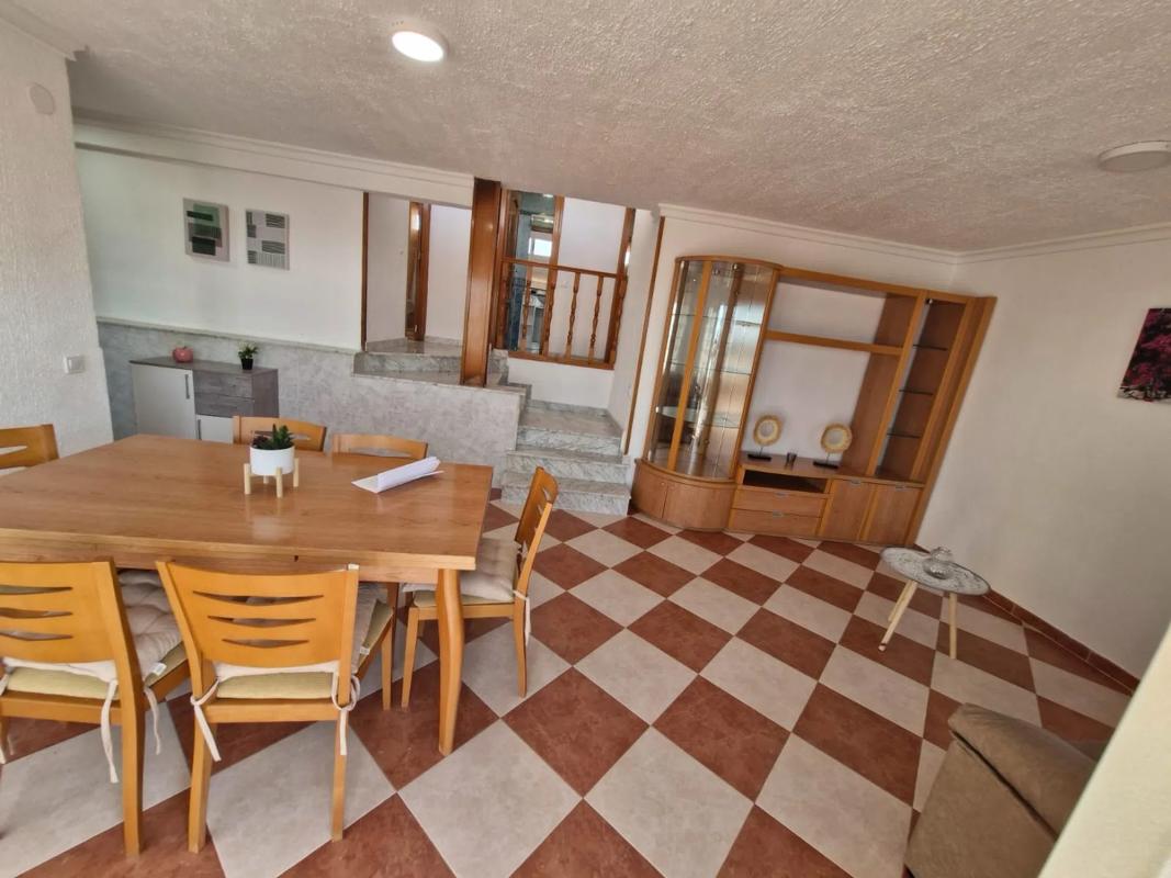 Venta de piso en Calle Pintor Pedro Camacho, Alicante / Alacant
photo 1