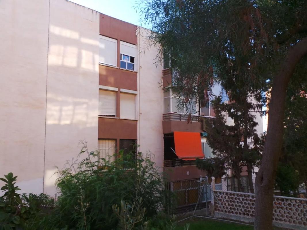 Venta de piso en Calle Músico Antonio Flores, Alicante / Alacant
photo 1