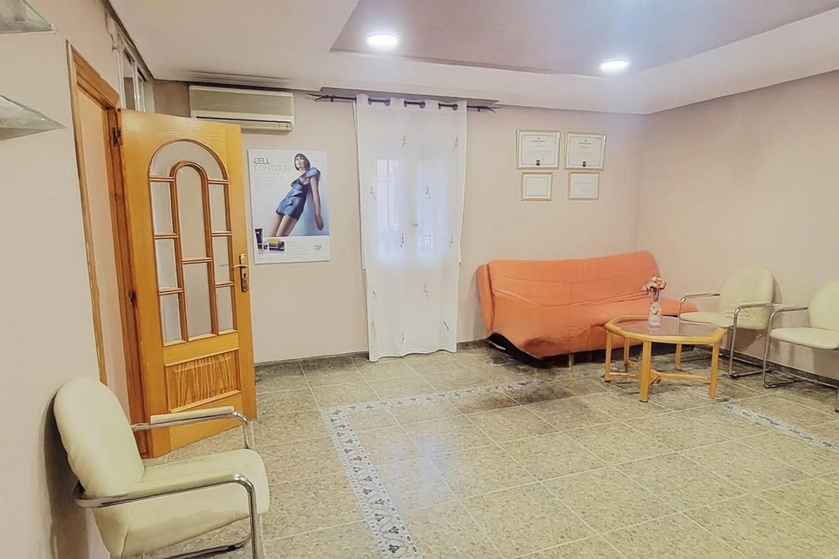 Sale of apartment in Calle Doctor Claramunt, Alicante
 photo 3