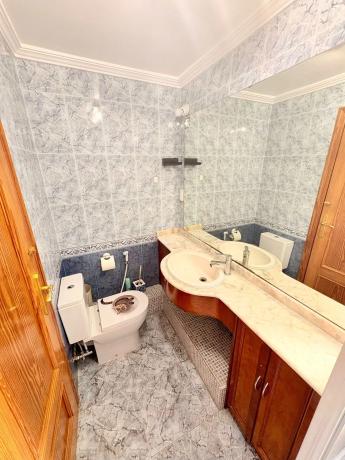 Apartment for sale in  Calle Pintor Pedro Camacho, Alicante photo 2
