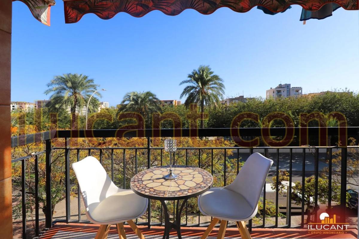 Sale of apartment in Barrio Colonia Requena - Virgen del Carmen, Alicante
photo 1