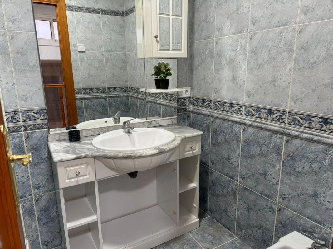Duplex sale in Calle Pintor Pedro Camacho, 1, Alicante photo 3