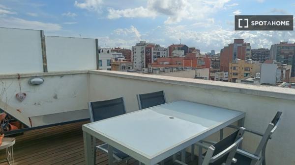 Apartment for rent in Plaça Carme Monturiol , Barcelona thumbnail 1