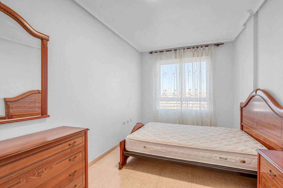 Venta de piso en Rambla Juan Mateo García, 104, Torrevieja
 photo 2