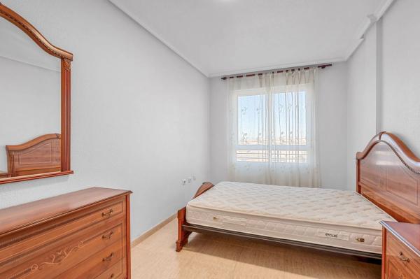 Venta de piso en Rambla Juan Mateo García, 104, Torrevieja
thumbnail 2
