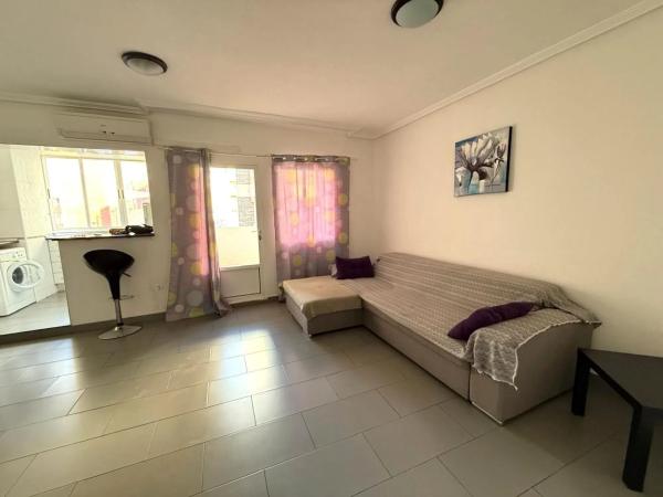 Venta de piso en Calle Heraclio, Torrevieja
photo 1