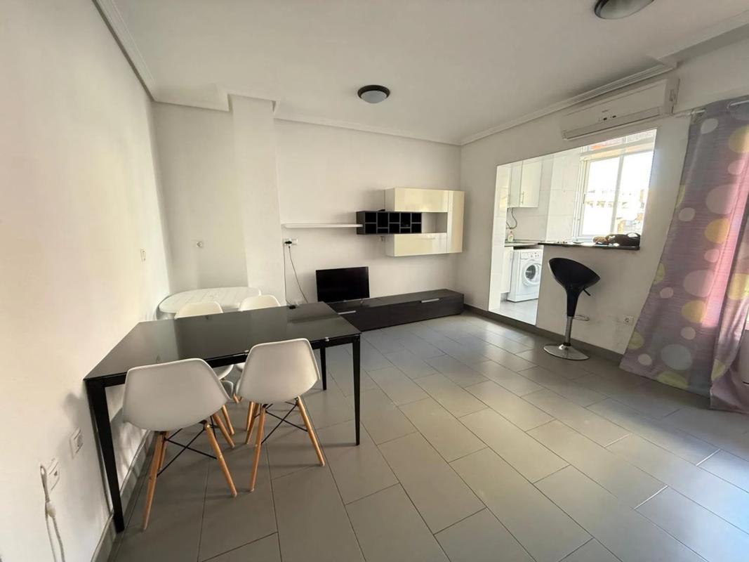 Sale of apartment in Calle Heraclio, Torrevieja
 photo 2