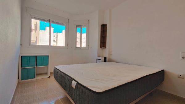 Piso en venta en CL SAN LUIS, 48, Torrevieja
photo 1