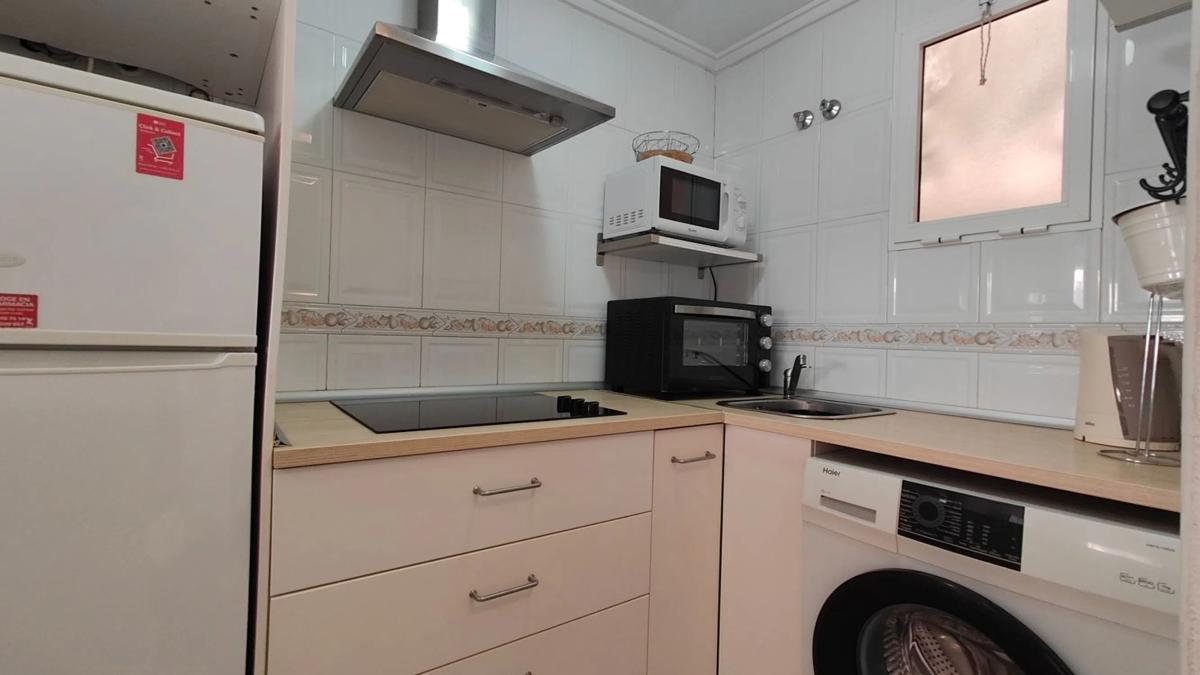 Venta de piso en CL SAN LUIS, 48, Torrevieja
photo 2