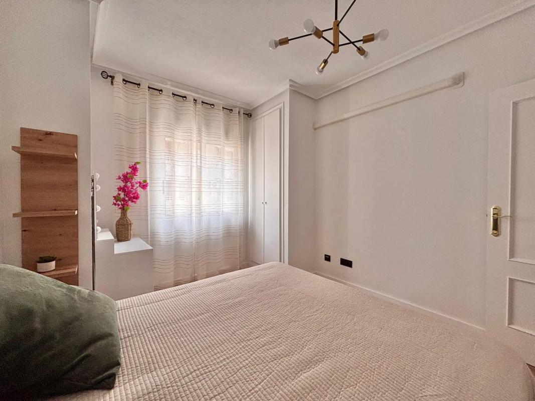 Venta de piso en CL VILLA MADRID, Torrevieja
photo 1