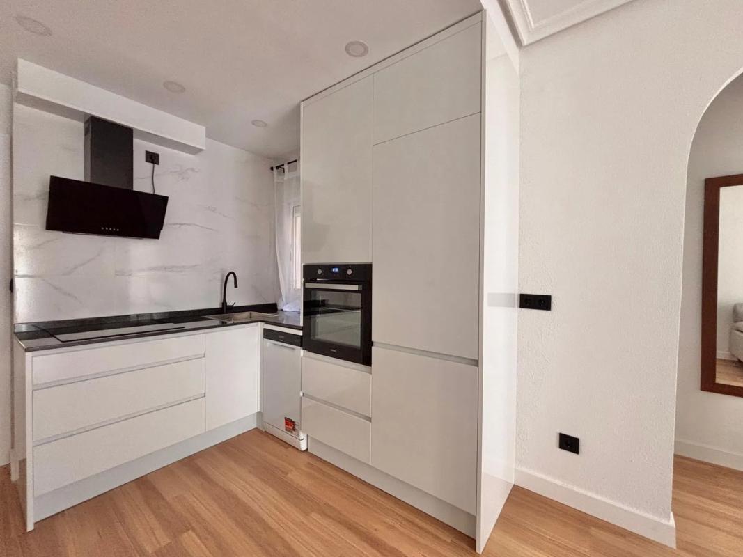 Venta de piso en CL VILLA MADRID, Torrevieja
photo 3