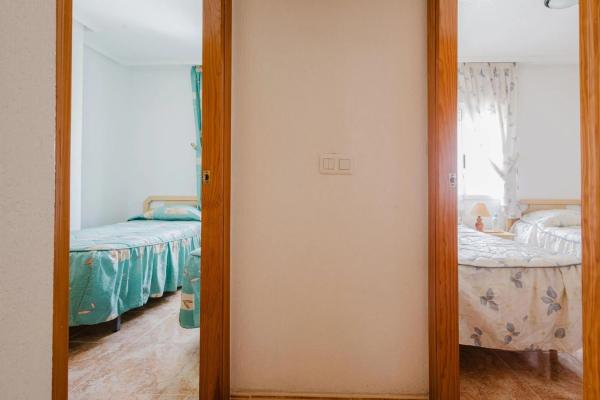 Venta de piso en Barrio Parque de las Naciones, Torrevieja
photo 1