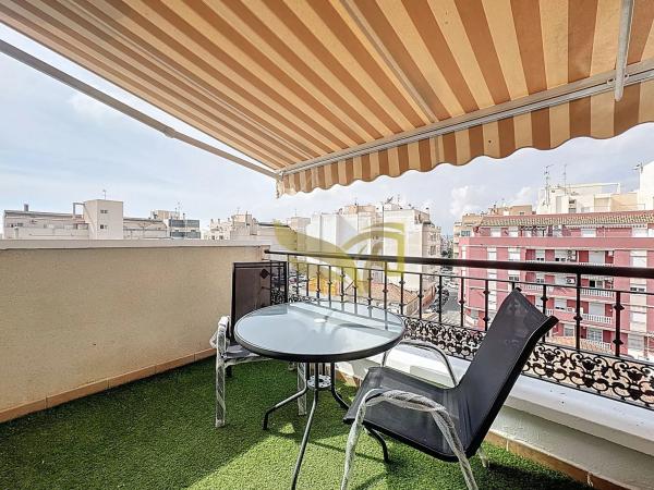Ático en venta en Travesía Santa Trinidad, Torrevieja photo 1