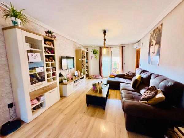 Sale of flat in Barrio Centro - Muelle Pesquero, Torrevieja
thumbnail 2