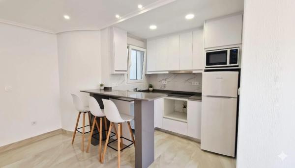 Ático en venta en Barrio Puerto Deportivo, Torrevieja photo 1