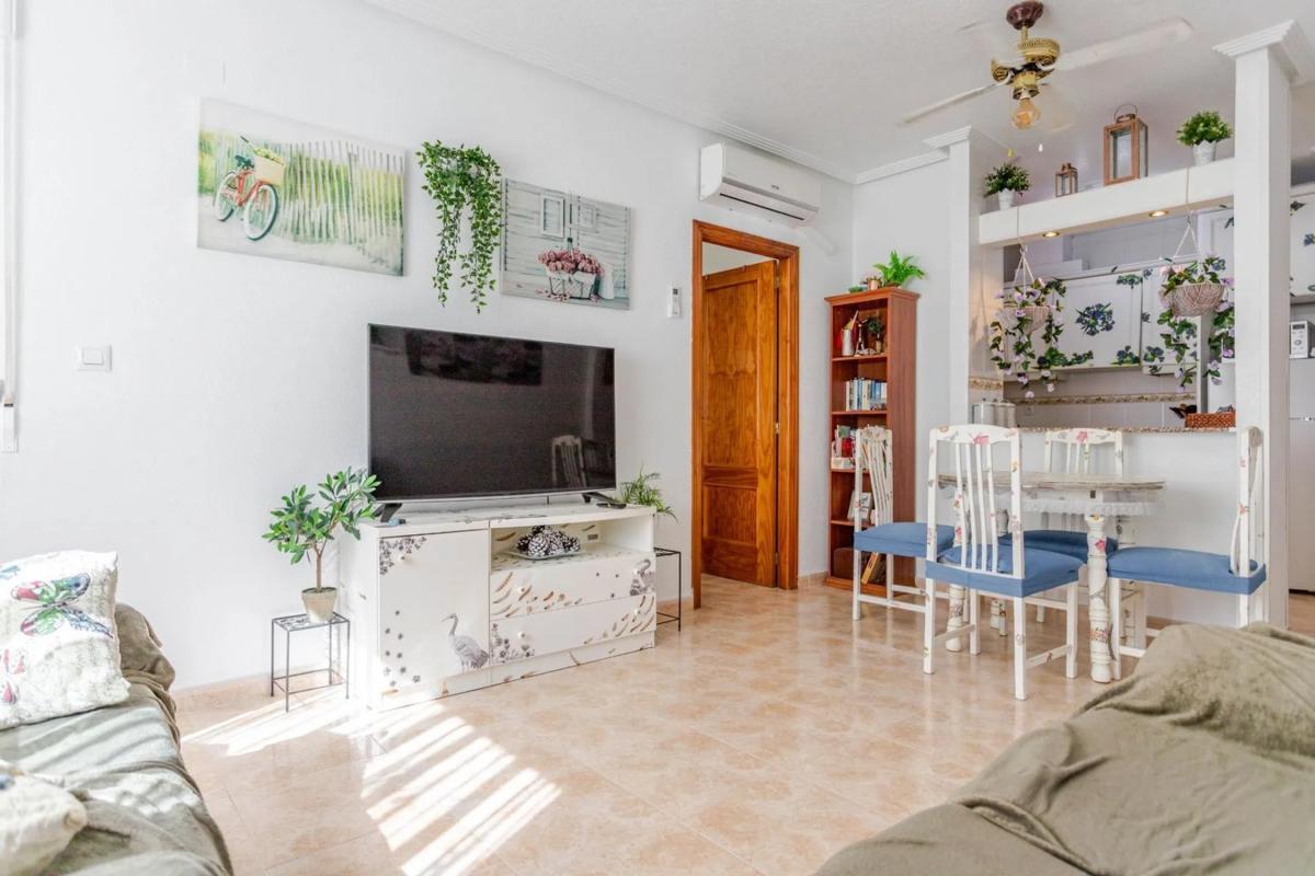 Venta de piso en Calle del Huerto, Torrevieja
photo 1